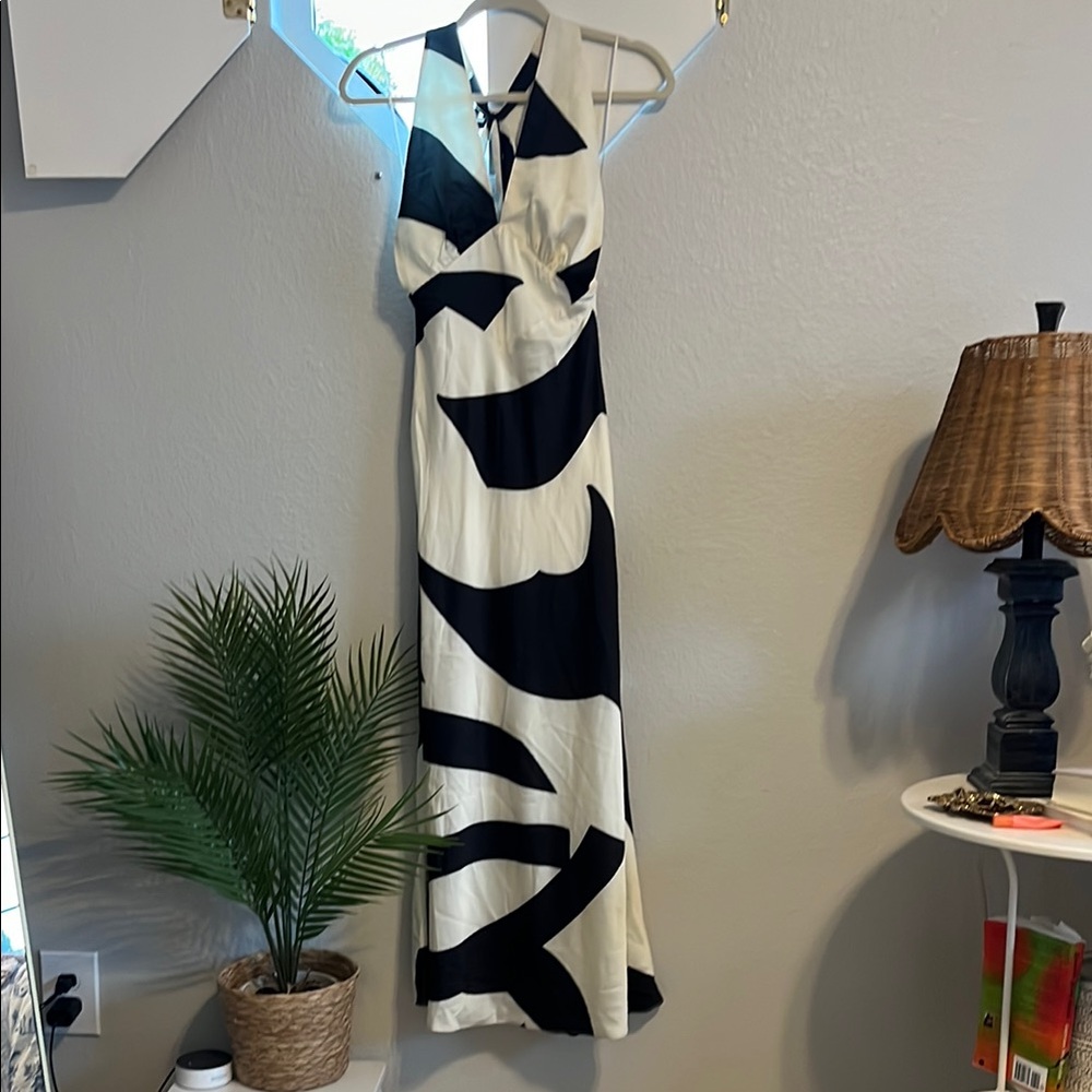 NWT ANTHROPOLOGY Elegant Black and White Halter-Neck Tie Dress.